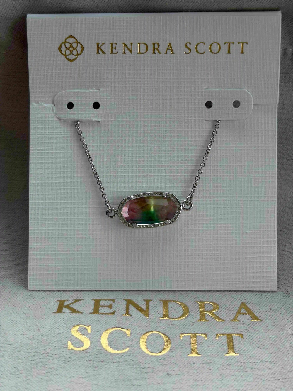 Kendra Scott pendant necklace